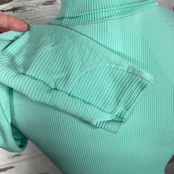 ATHLETA Flurry Blizzard Rib Turtleneck Top Mint Green Sz XXS #631818 NWOT - Picture 4 of 6